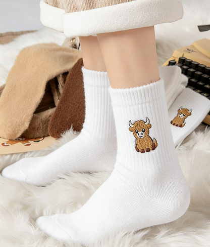 5 Pairs Fuzzy Highland Cow Embroidered Plush Socks