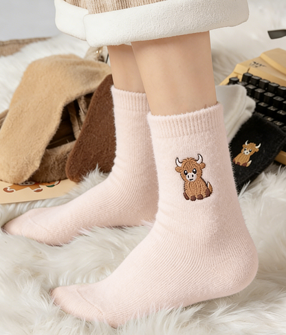 5 Pairs Fuzzy Highland Cow Embroidered Plush Socks