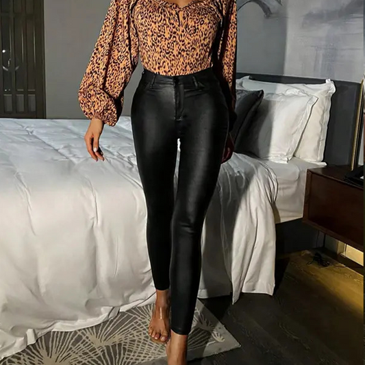 Chic Women's Pants: Slim Fit & Versatile Style